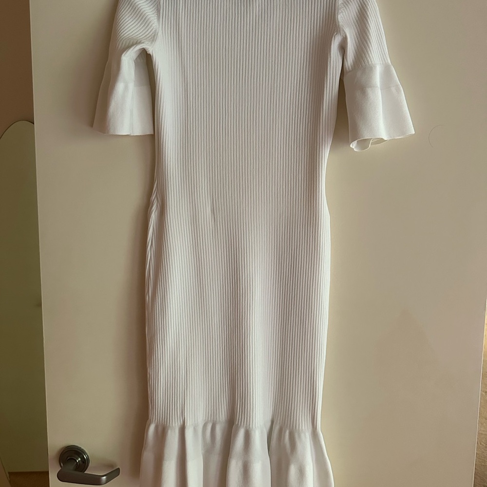 Elegant White Ribbed Dress